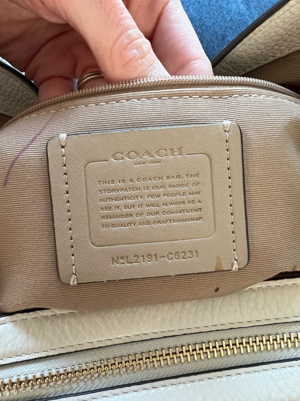 Coach Cream Leather Bag - Picture 12 of 16